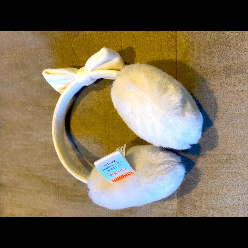Gymboree fair isle flurry white ear muffs